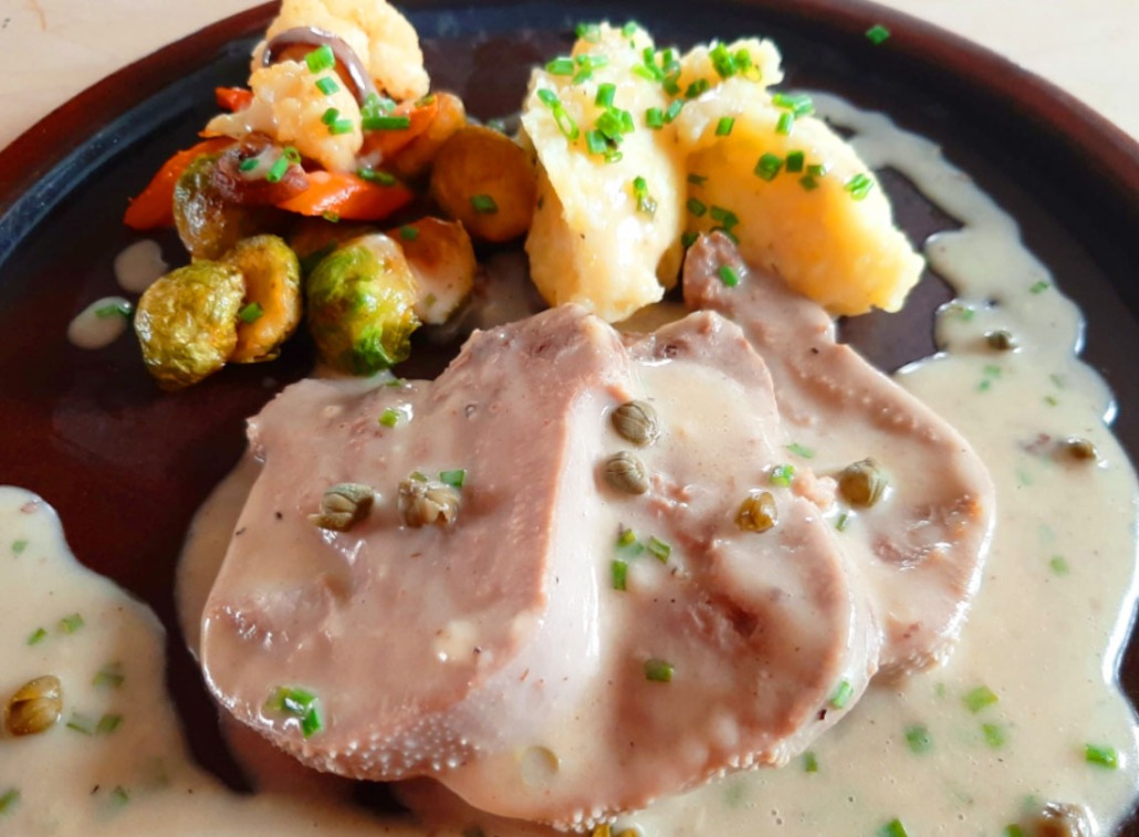 Rezept: Rinderzunge mit Kapernsauce - Prößlbauer-Hof